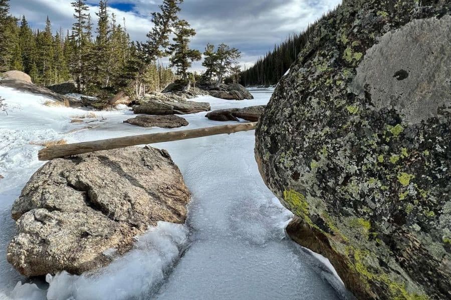 hiking in snow safety