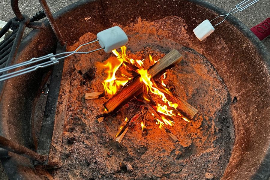 Atividades ao redor da fogueira - S'mores