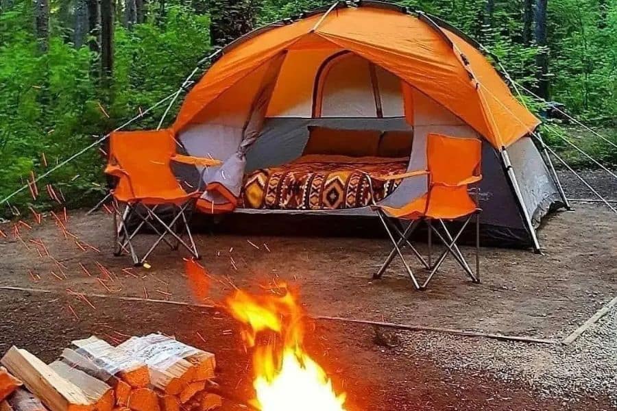 insulate yourself during camping in a thunderstorm