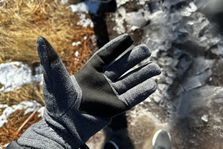What Kind Of Gloves Keep Your Hands The Warmest