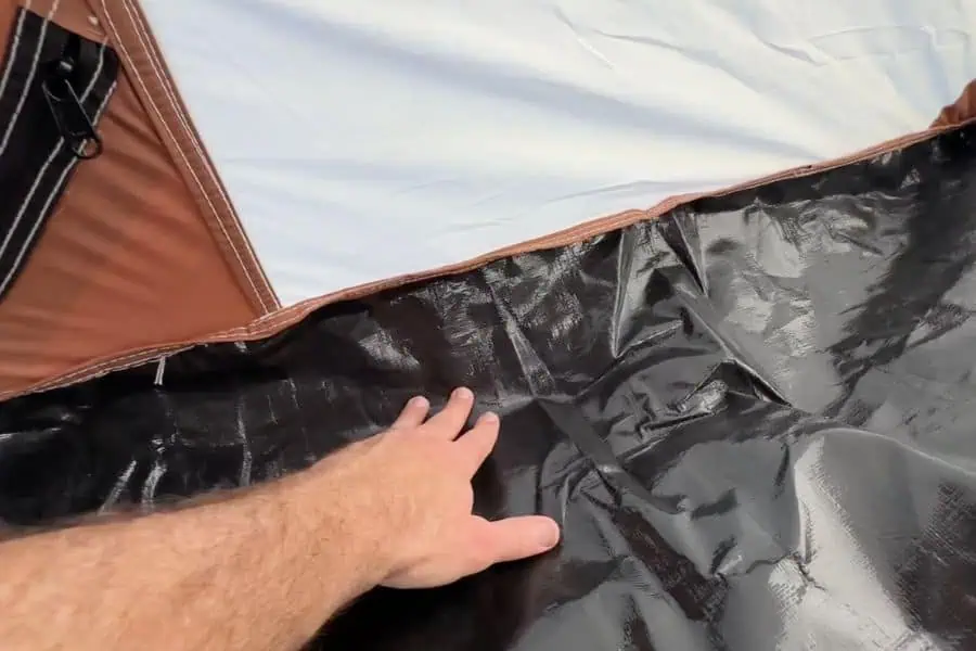 The 16 oz. heavy-duty PVC floor in the previous model was subbed for a thinner 7.5 oz. biodegradable sewn-in PE groundsheet